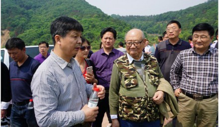 盖钧镒院士赴304永利油菜新品种示范现场观摩指导